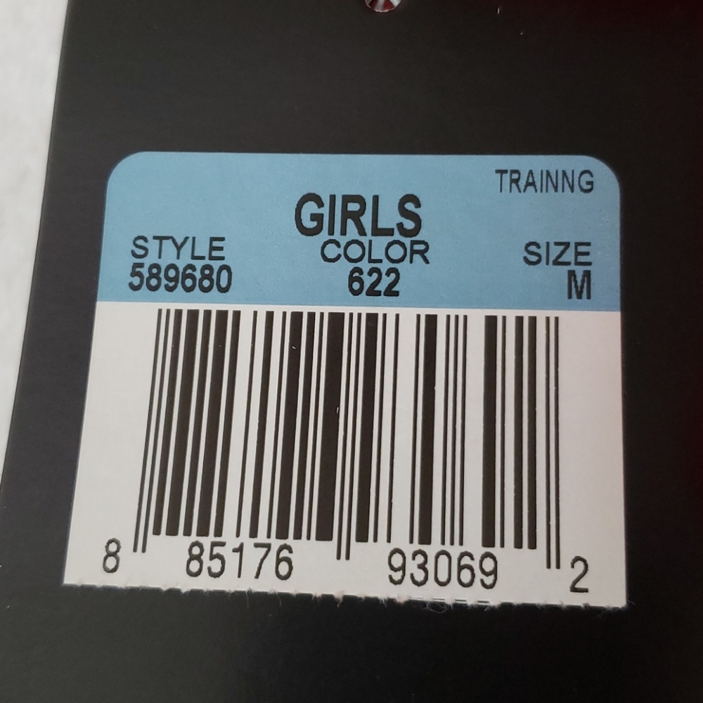Girls Nike M NWT ribbed dri fit racerback tank top - Picture 8 of 9